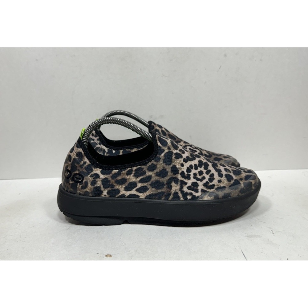 Oofos OOmg Eezee Leopard Print Womens Size 9.5 Black Brown Casual Slip On Shoes